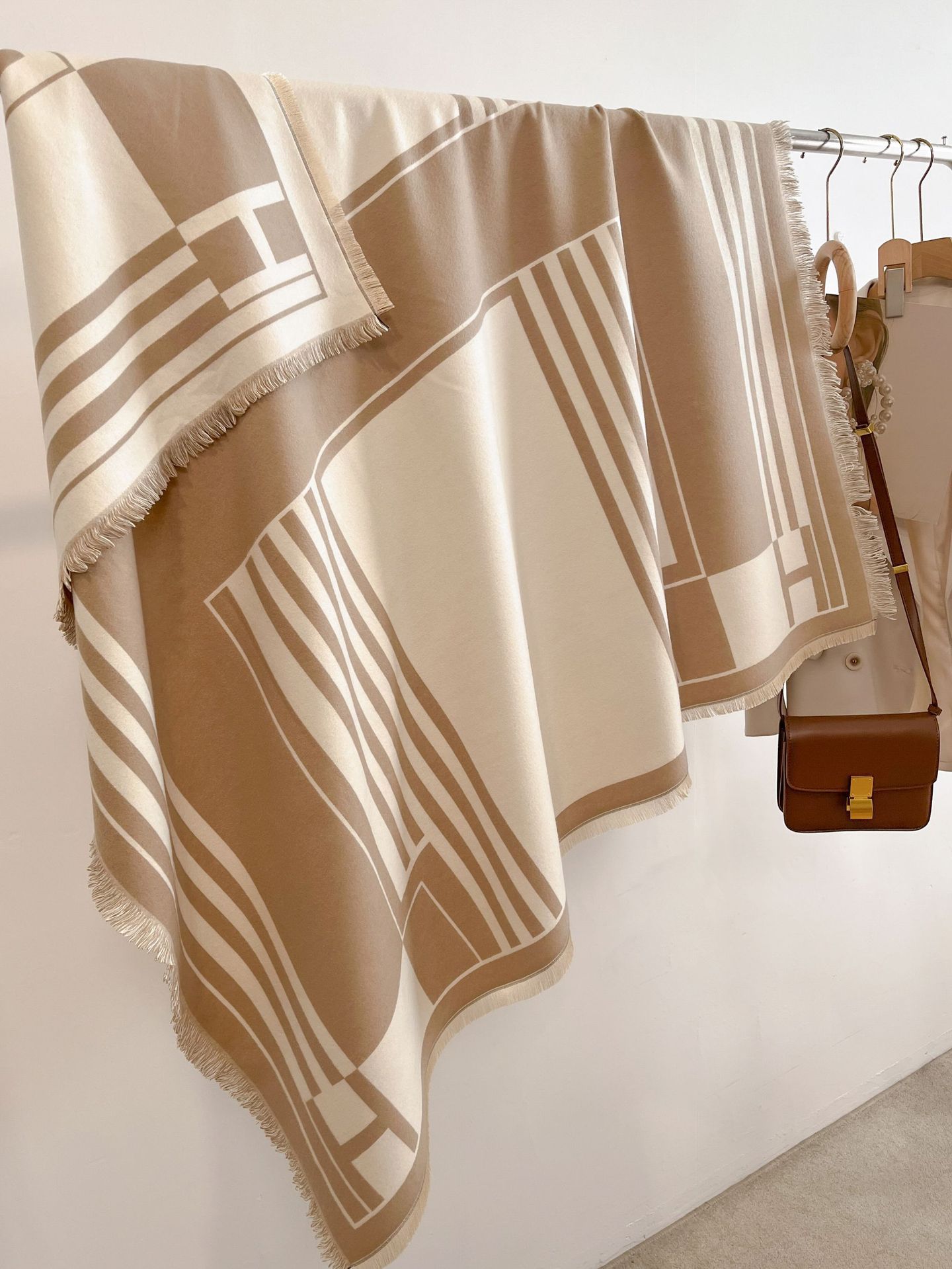 Striped cashmere scarf