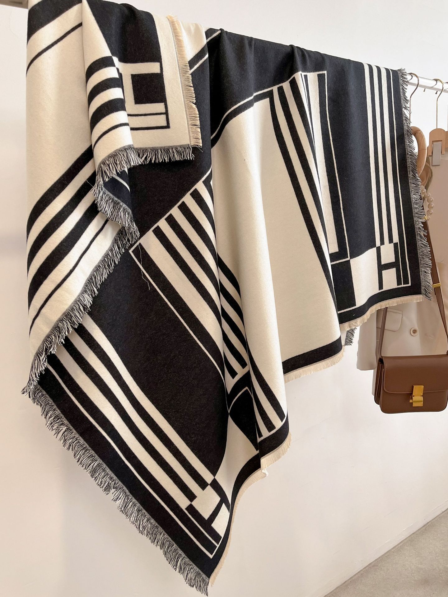 Striped cashmere scarf
